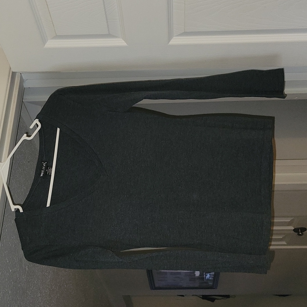 Woman's long sleeve top